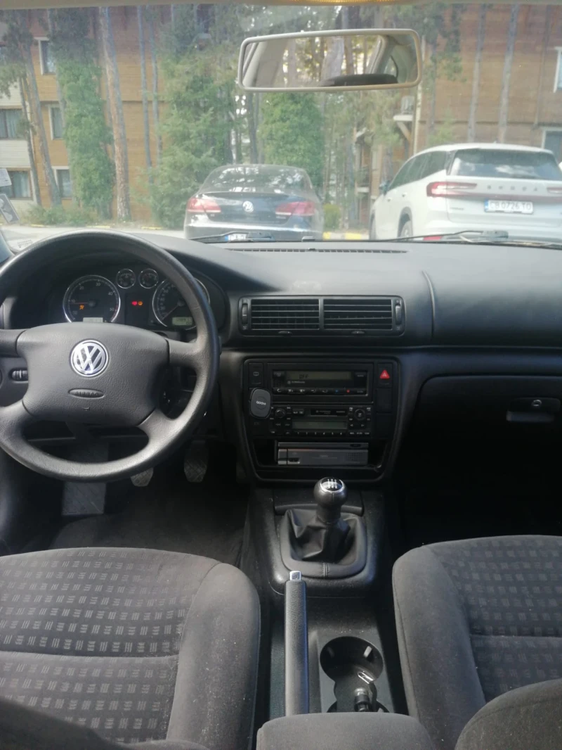 VW Passat, снимка 12 - Автомобили и джипове - 52401569