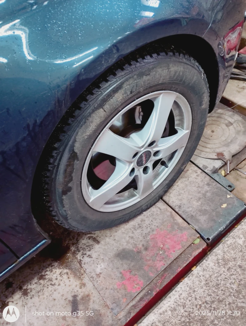 VW Golf 5, снимка 9 - Автомобили и джипове - 52587420