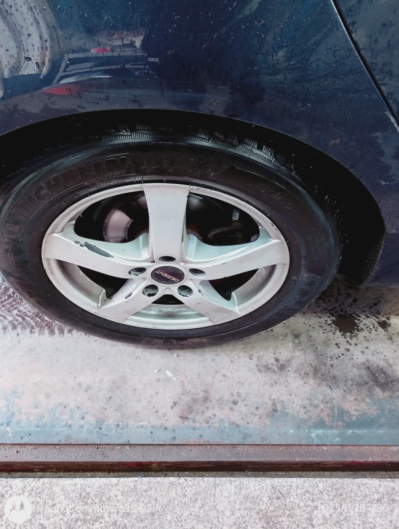 VW Golf 5, снимка 8 - Автомобили и джипове - 52587420