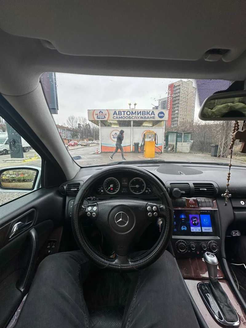 Mercedes-Benz C 220, снимка 9 - Автомобили и джипове - 52651531