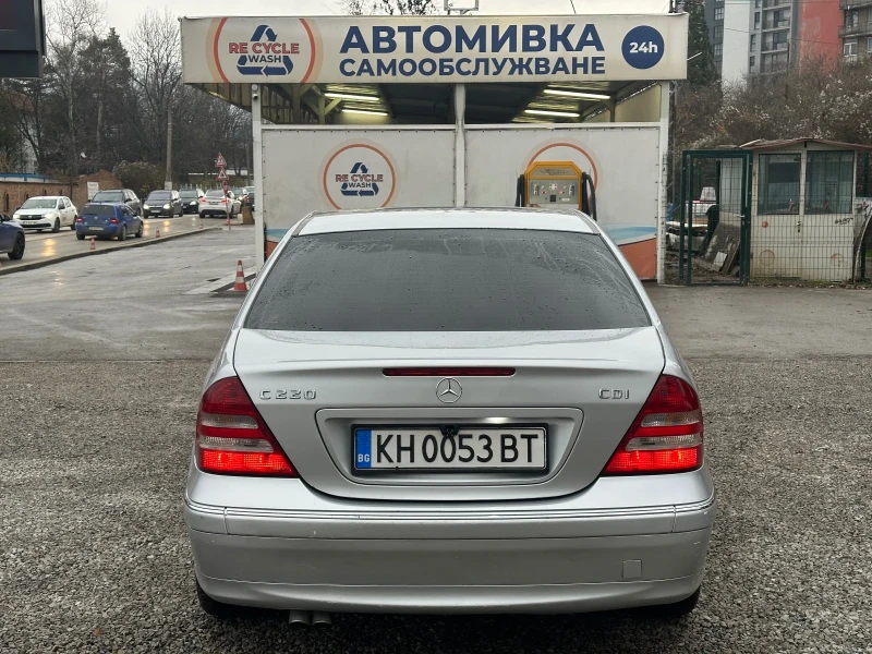 Mercedes-Benz C 220, снимка 3 - Автомобили и джипове - 52651531