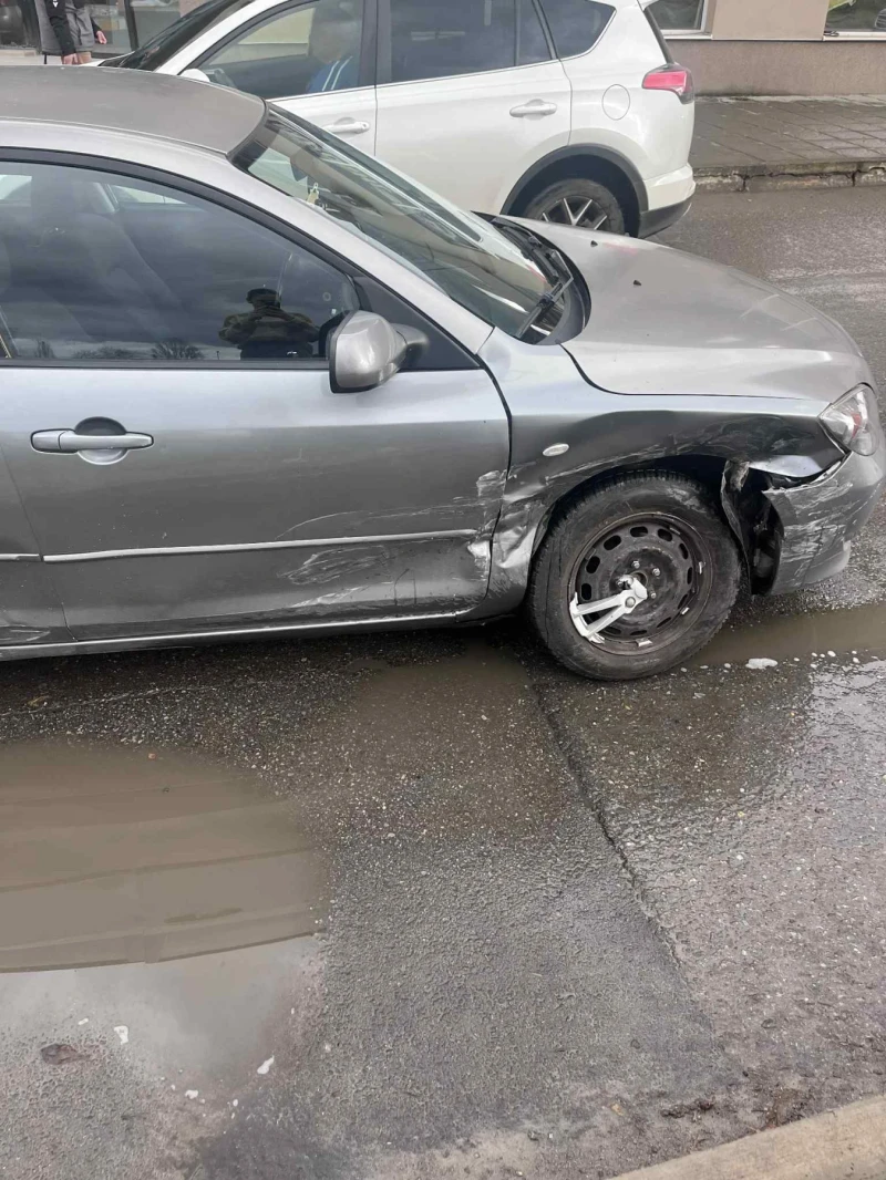 Mazda 3, снимка 2 - Автомобили и джипове - 52990539