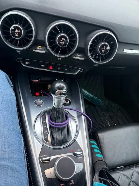 Audi Tt * 2.0T * CARFAX * БЕЗ ПЪРВОНАЧАЛНА ВНОСКА - изображение 9