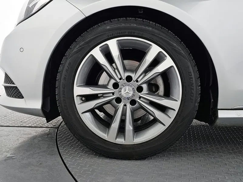 Mercedes-Benz E 220 Bluetech Avantgarde - изображение 5