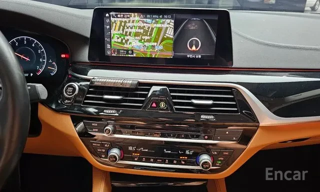 BMW 520 i, снимка 11 - Автомобили и джипове - 54750982