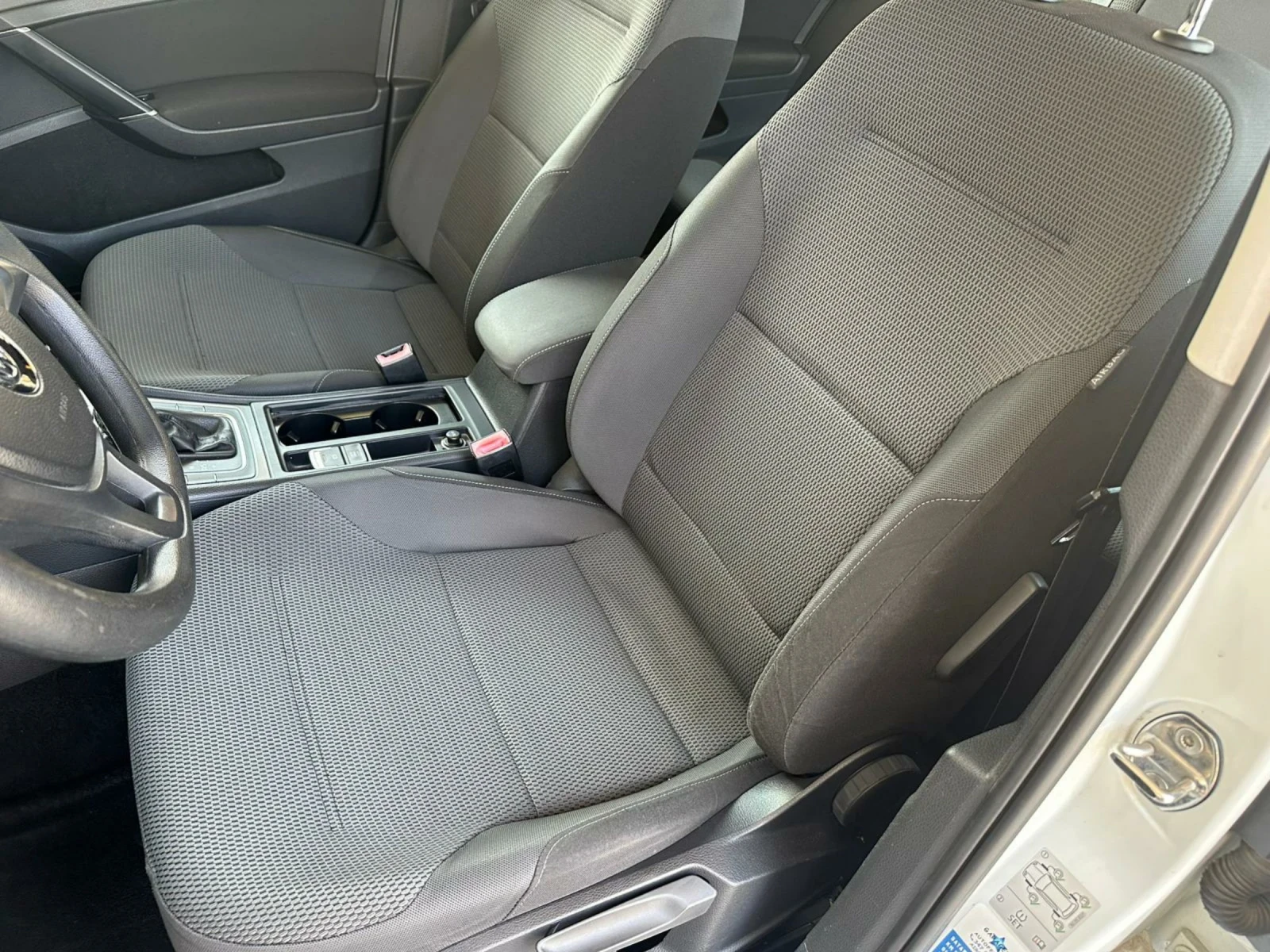VW Golf 1.6TDI 105кс DSG внос Италия - изображение 9