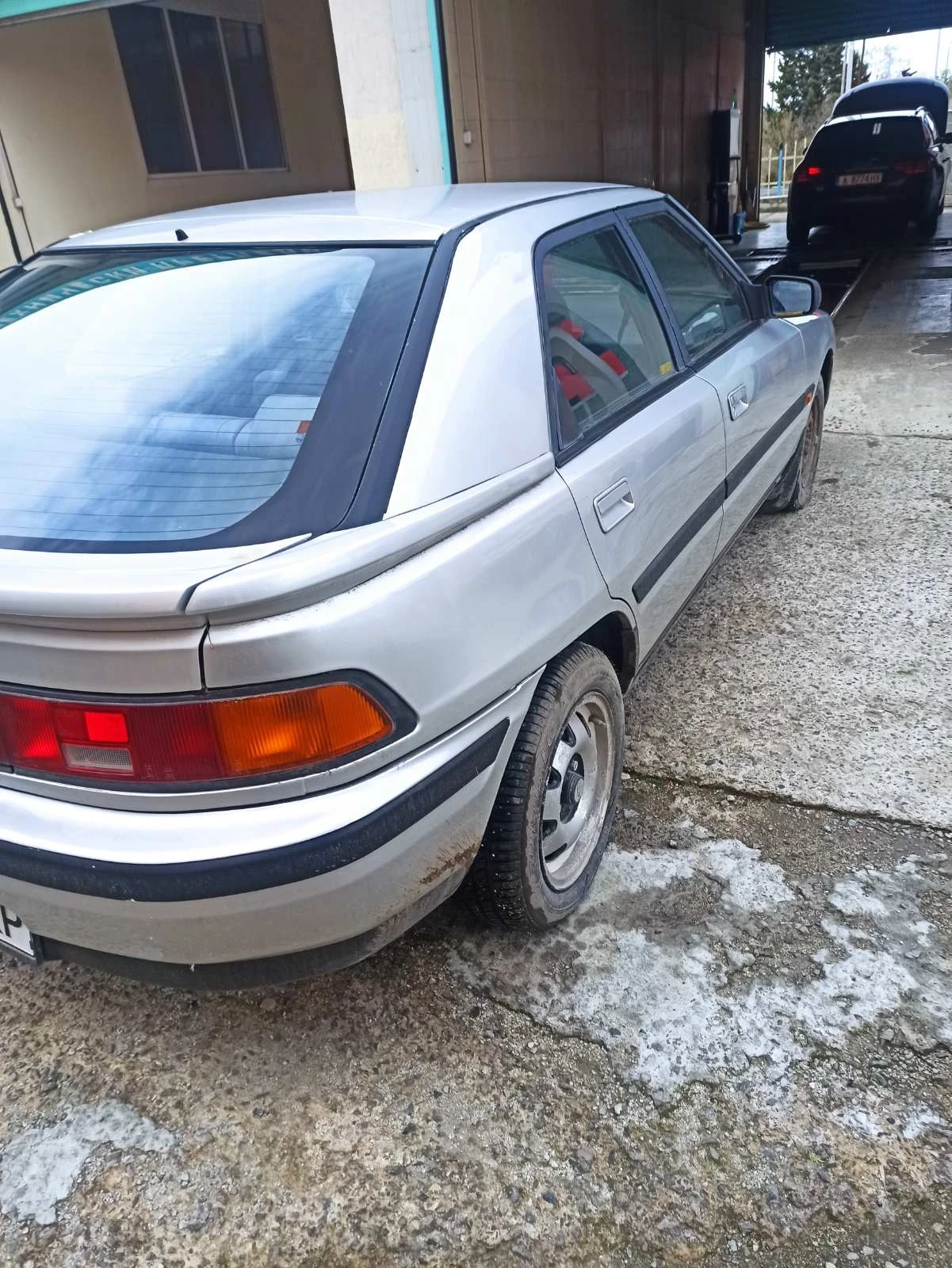 Mazda 323  - изображение 6