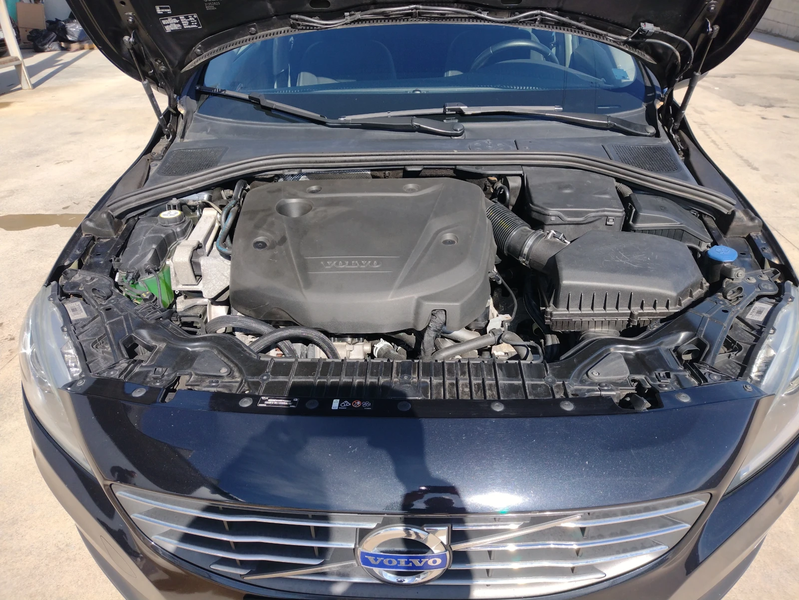 Volvo S60 2.0 D* D4* Автомат* Евро 6* Топ* , снимка 17 - Автомобили и джипове - 53865489