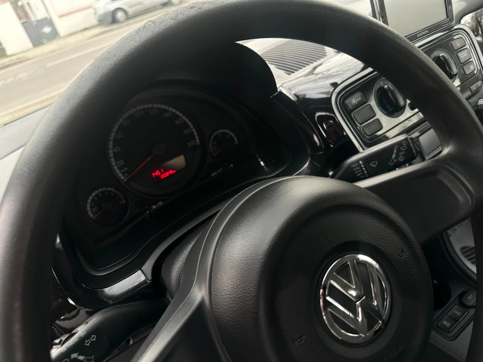 VW Up 1.0 BENZIN AUSTRIA , снимка 11 - Автомобили и джипове - 53965444