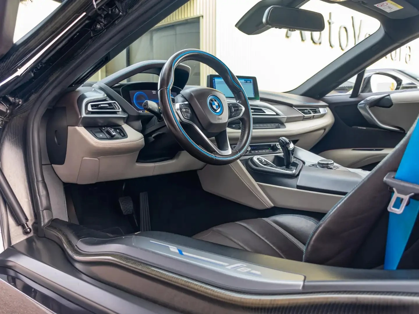 BMW i8 Hybrid 2.0�/100 ��  | Mobile.bg � ����������� 8