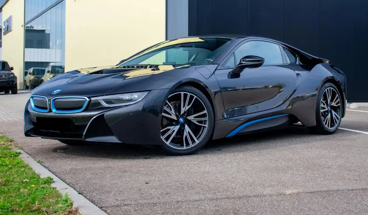 BMW i8 Hybrid 2.0л/100 км  | Auto.bg — изображение 1