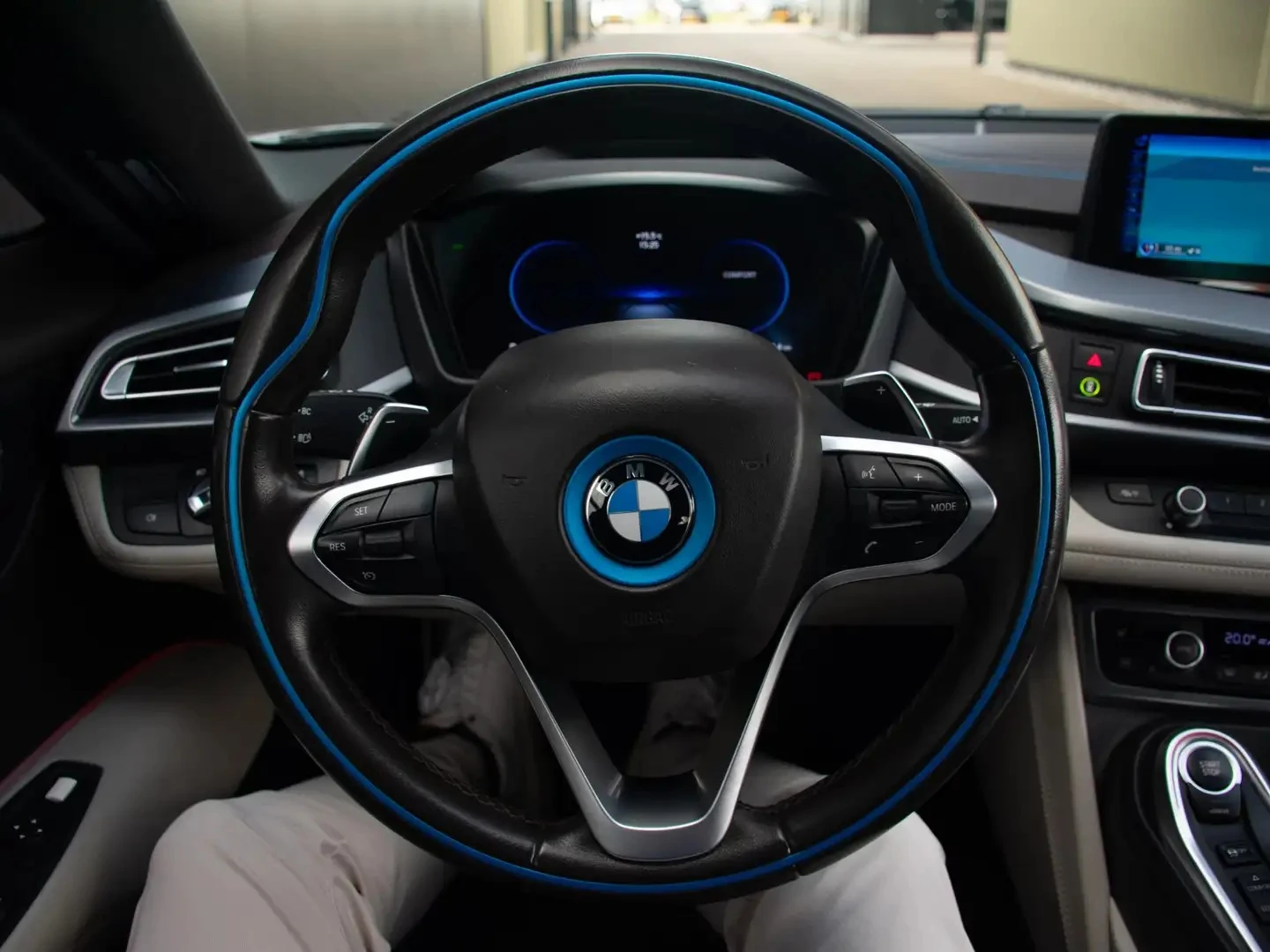 BMW i8 Hybrid 2.0�/100 ��  | Mobile.bg � ����������� 7