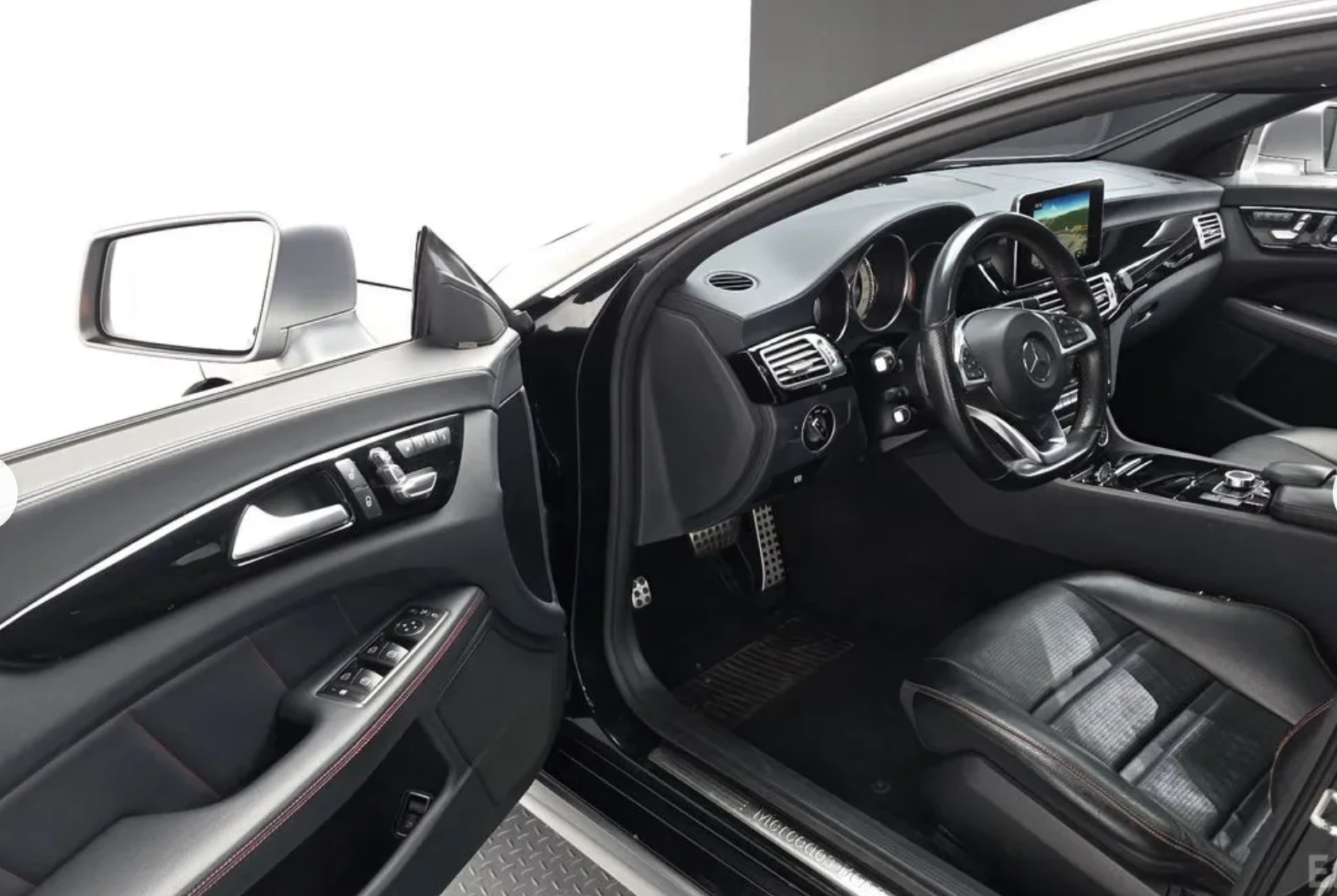 Mercedes-Benz CLS 400 AMG LINE* 360* КОЖА* ПОДГРЕВ* ОБДУХВАНЕ* , снимка 10 - Автомобили и джипове - 54127548