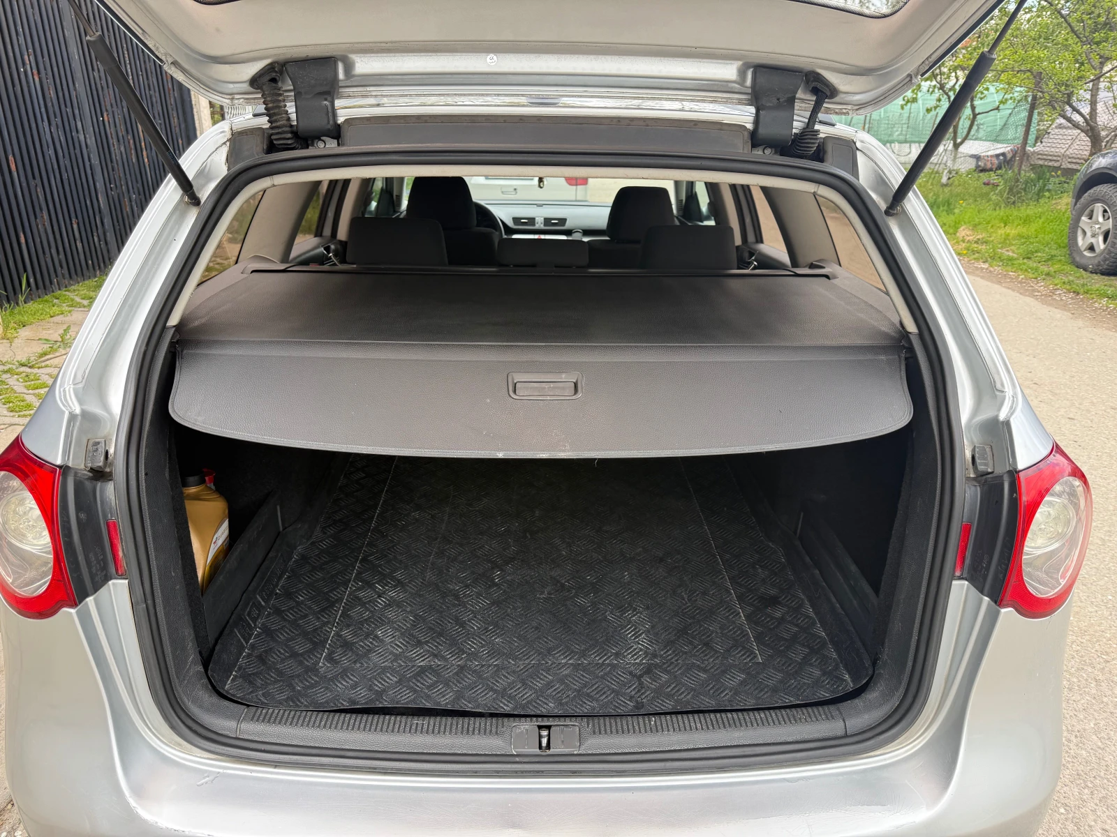 VW Passat 2.0TDI DSG, снимка 15 - Автомобили и джипове - 54399876