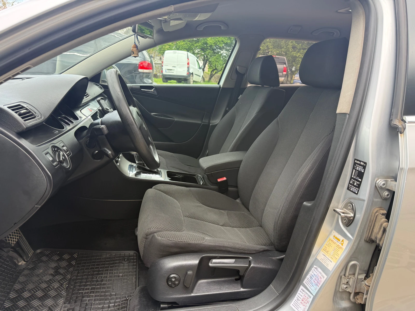 VW Passat 2.0TDI DSG, снимка 7 - Автомобили и джипове - 54399876