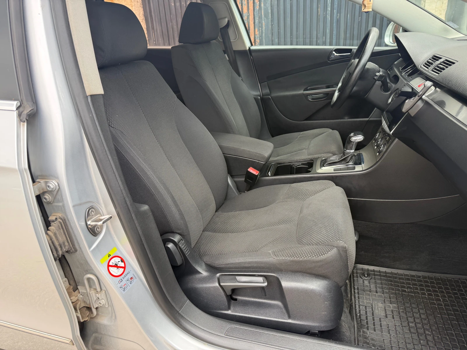 VW Passat 2.0TDI DSG, снимка 8 - Автомобили и джипове - 54399876