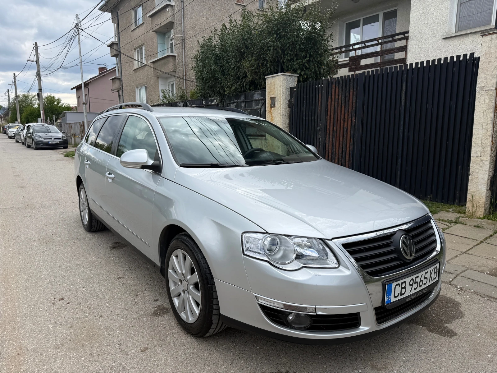 VW Passat 2.0TDI DSG, снимка 3 - Автомобили и джипове - 54399876