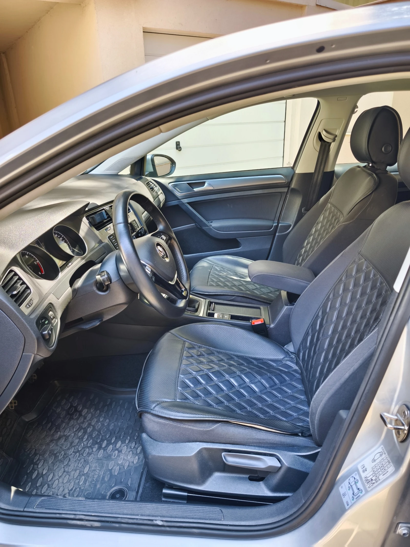 VW Golf Trendline, снимка 8 - Автомобили и джипове - 54635566