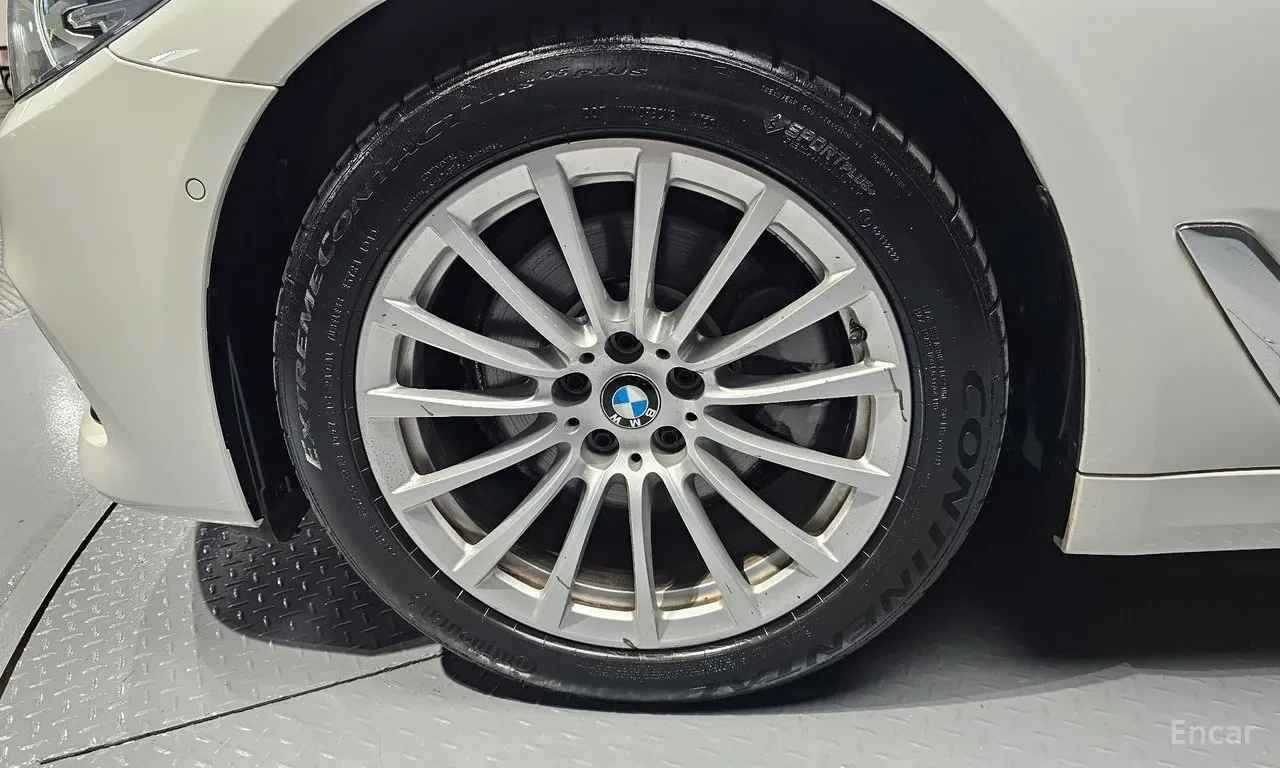 BMW 520 i, снимка 3 - Автомобили и джипове - 54750982