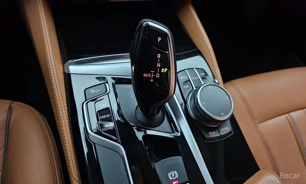 BMW 520 i, снимка 6 - Автомобили и джипове - 54750982