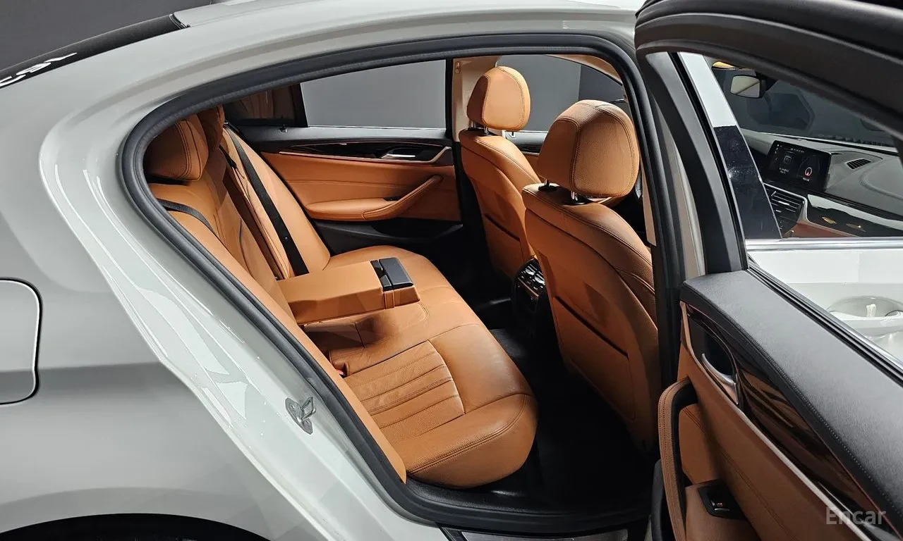 BMW 520 i, снимка 9 - Автомобили и джипове - 54750982