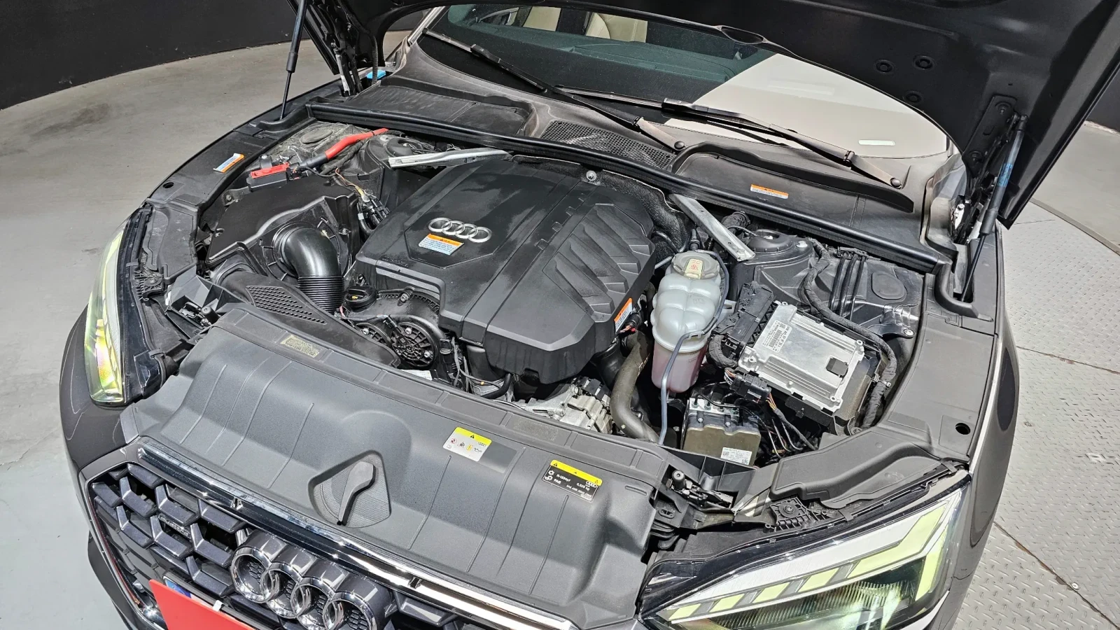 Audi A5 40 TFSI Quattro Premium, снимка 5 - Автомобили и джипове - 54776378