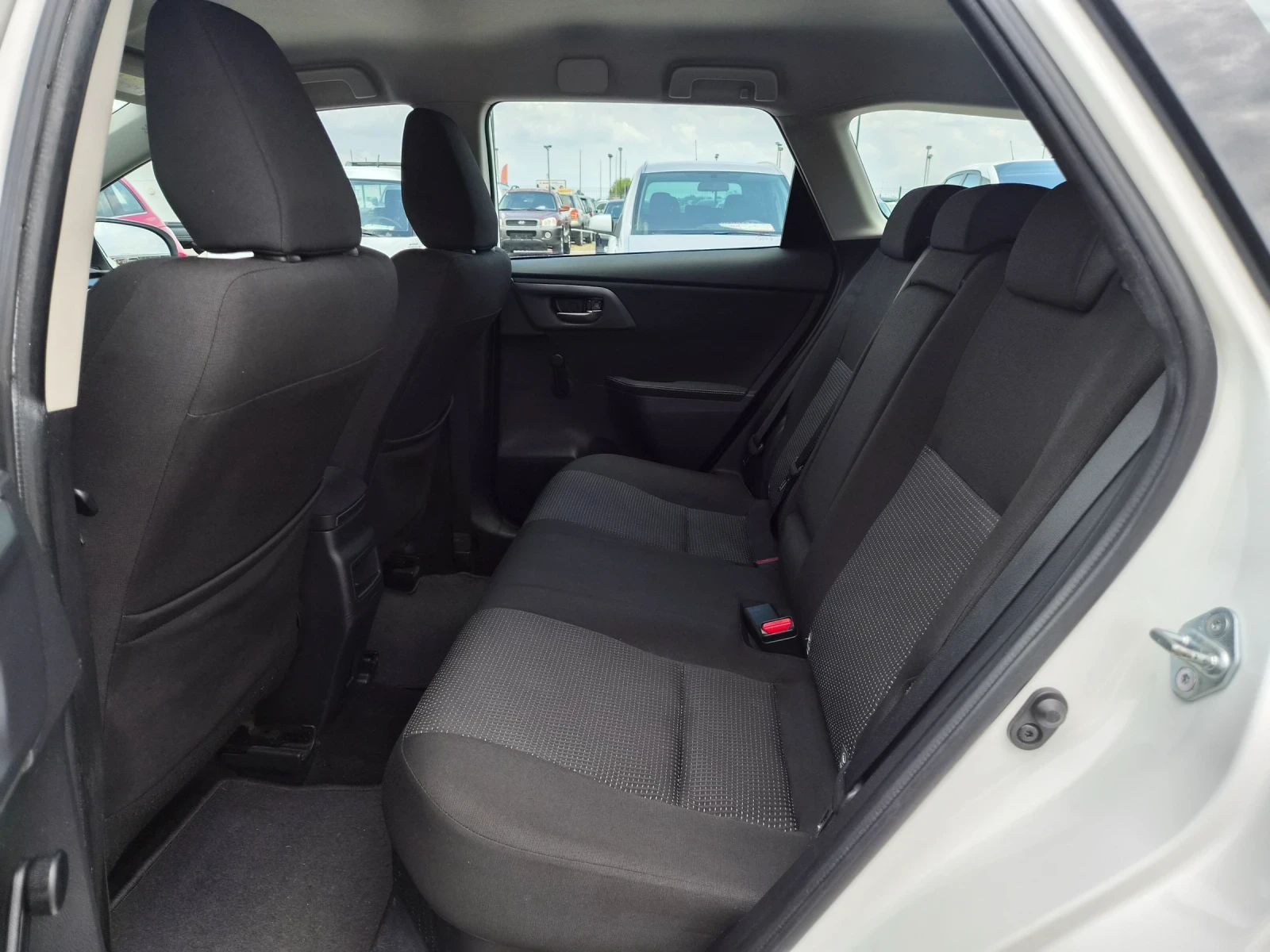 Toyota Auris 1.8HYBRID 130000KM. ВСИЧКО ПЛАТЕНО, снимка 16 - Автомобили и джипове - 55133027