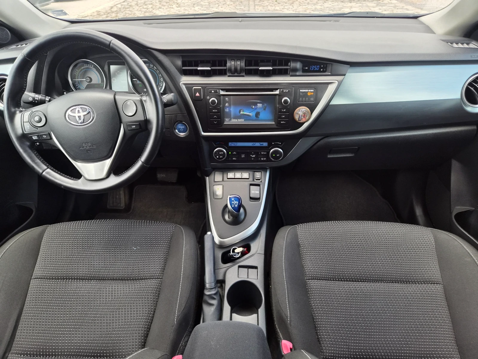 Toyota Auris 1.8HYBRID 130000KM. ВСИЧКО ПЛАТЕНО, снимка 13 - Автомобили и джипове - 55133027