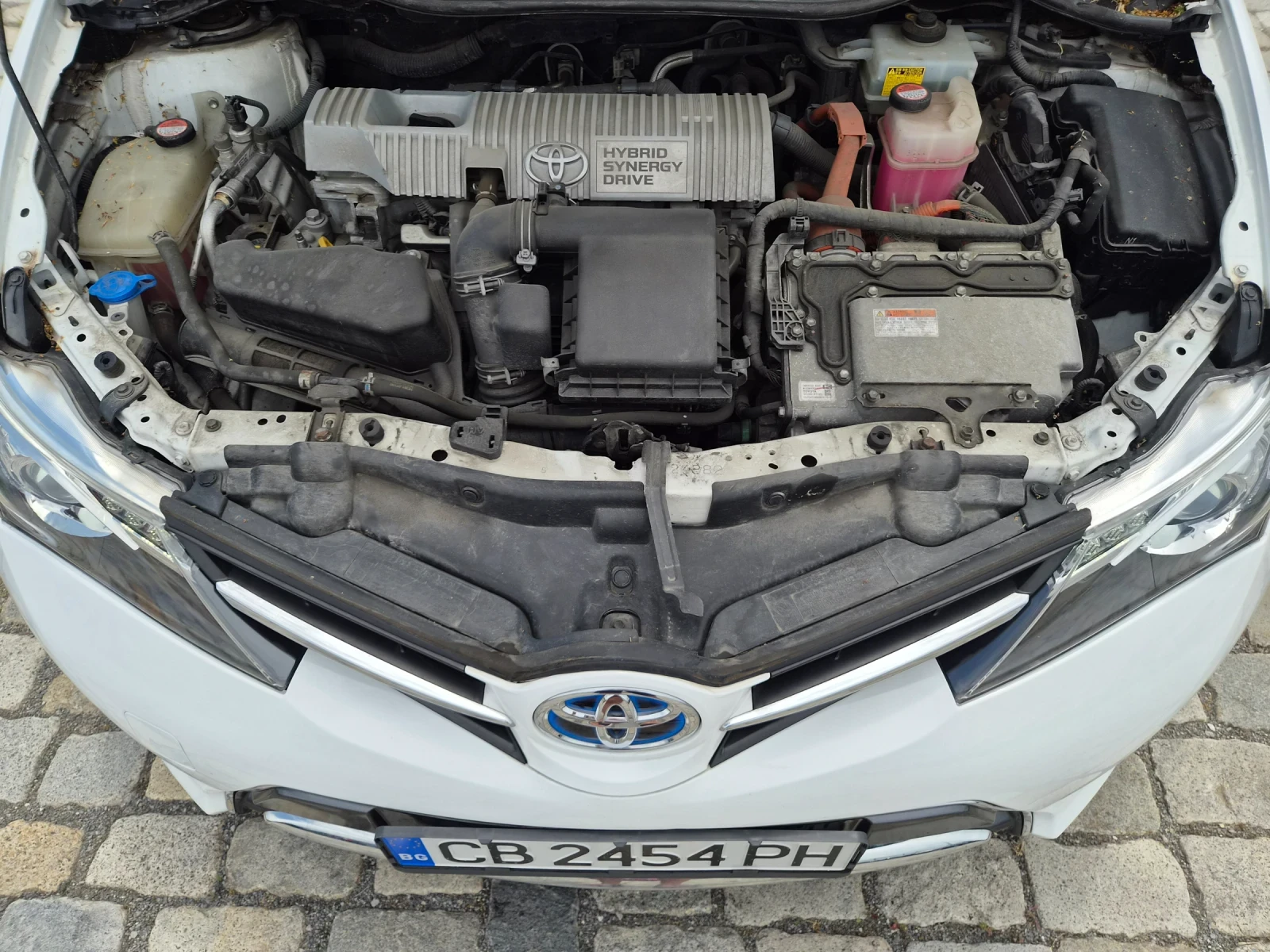 Toyota Auris 1.8HYBRID 130000KM. ВСИЧКО ПЛАТЕНО, снимка 9 - Автомобили и джипове - 55133027