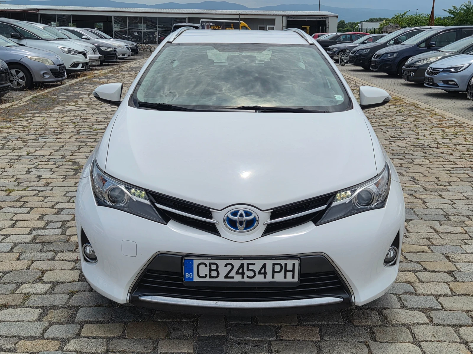 Toyota Auris 1.8HYBRID 130000KM. ВСИЧКО ПЛАТЕНО, снимка 2 - Автомобили и джипове - 55133027