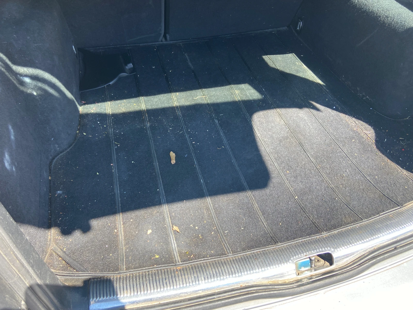 VW Passat 1.9tdi-ВСИЧКО ПЛАТЕНО, снимка 11 - Автомобили и джипове - 55524325