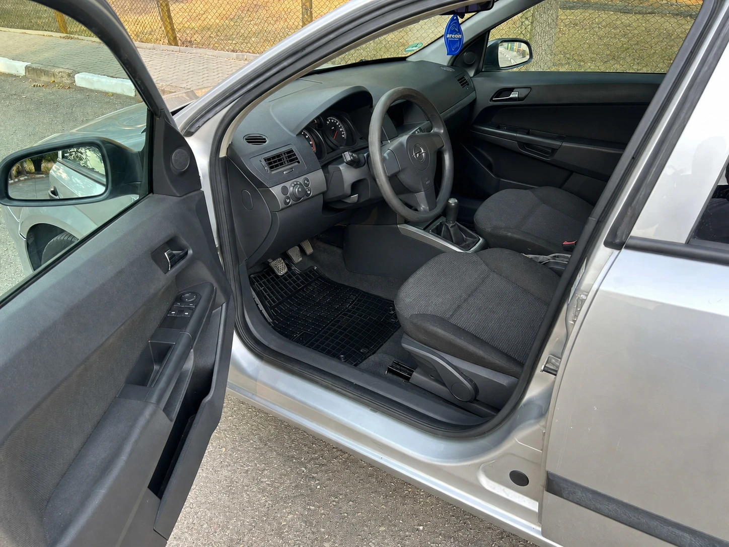Opel Astra 1.4, снимка 7 - Автомобили и джипове - 55931113