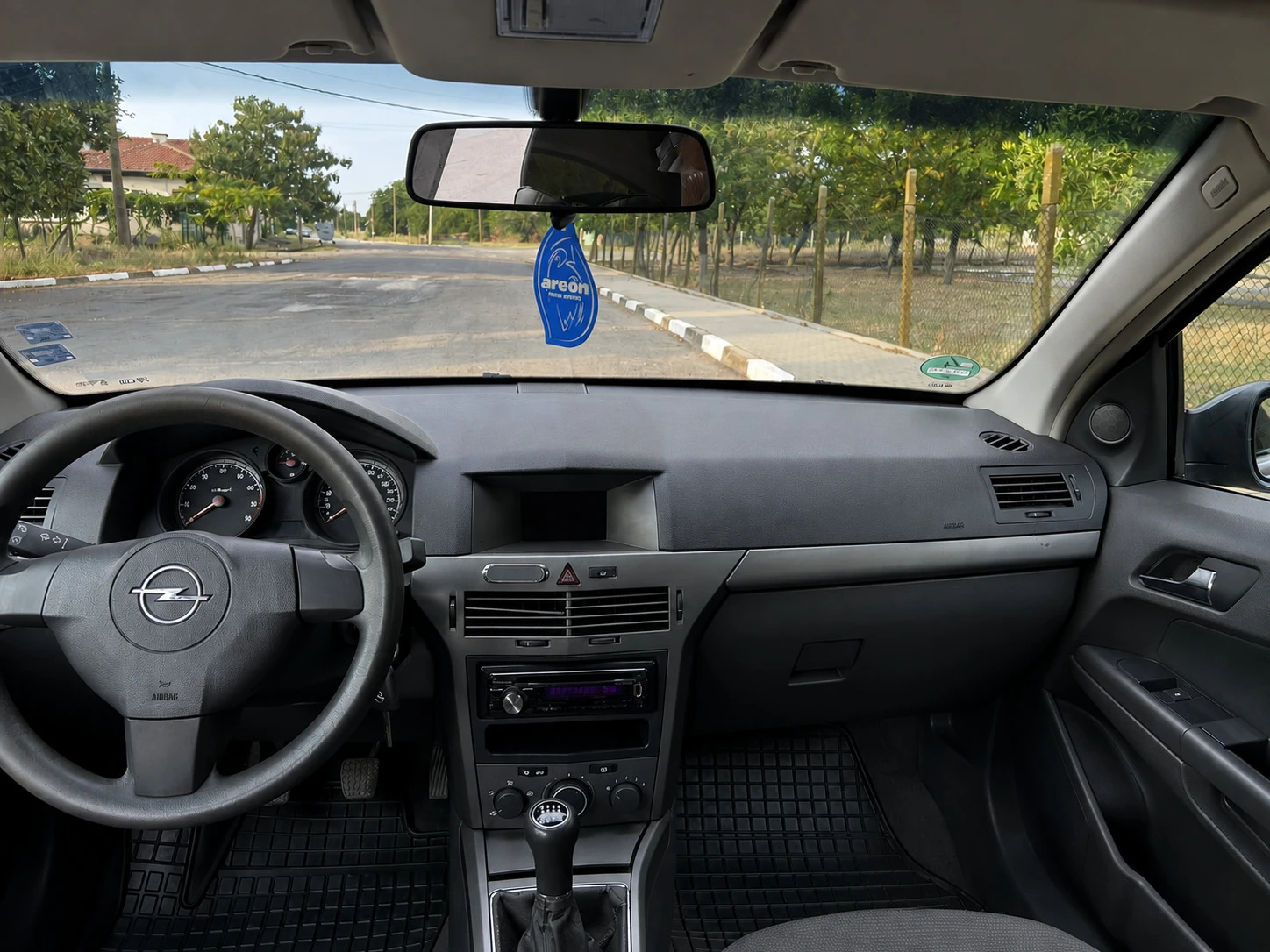 Opel Astra 1.4, снимка 9 - Автомобили и джипове - 55931113