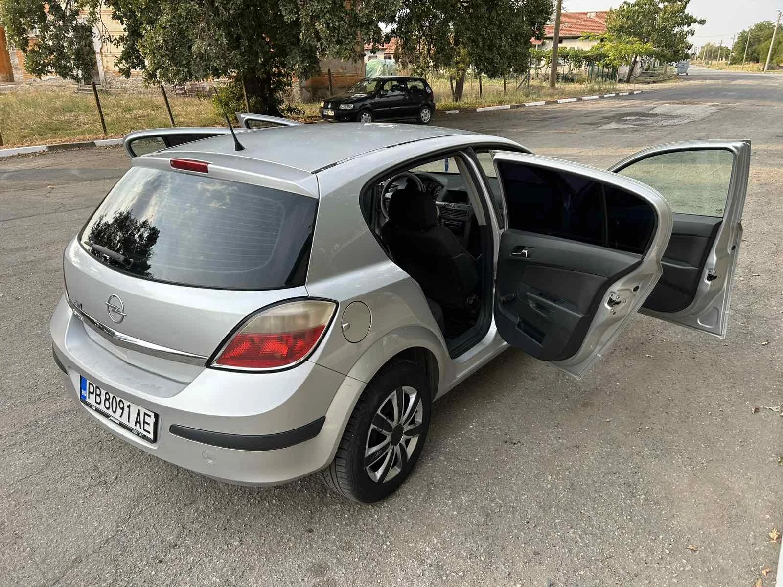Opel Astra 1.4, снимка 3 - Автомобили и джипове - 55931113