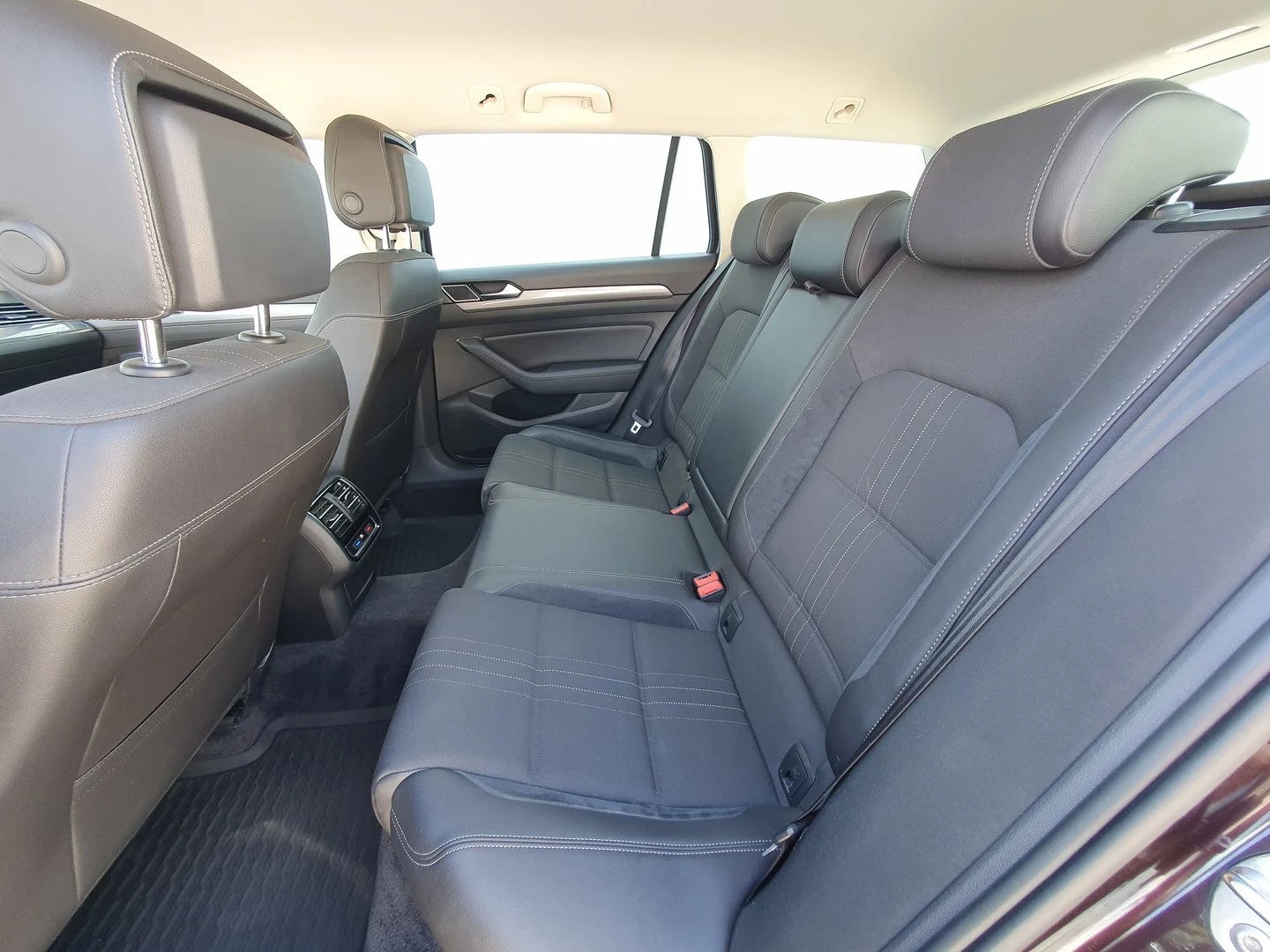 VW Passat, снимка 5 - Автомобили и джипове - 56536491