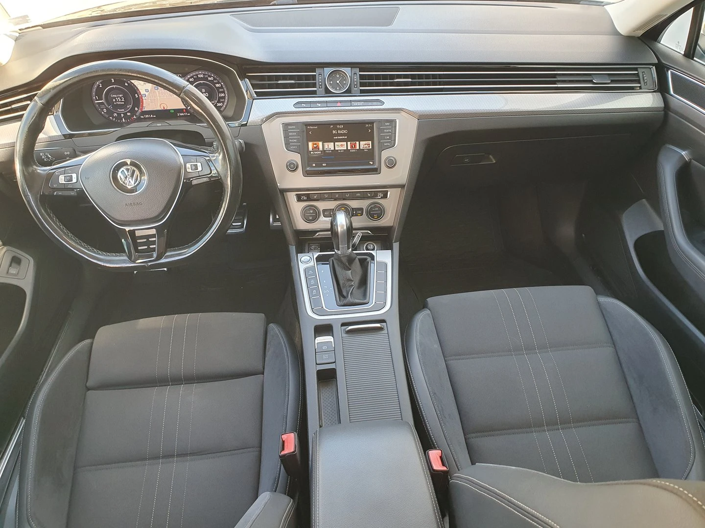 VW Passat, снимка 6 - Автомобили и джипове - 56536491