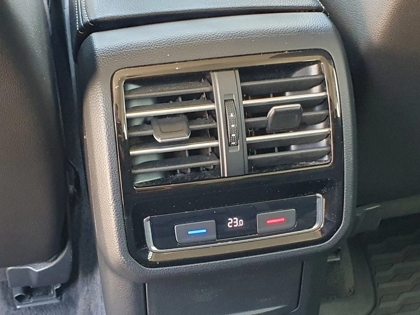 VW Passat, снимка 14 - Автомобили и джипове - 56536491