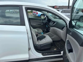 Hyundai Tucson * FWD 4dr 2.0L * CARFAX * БЕЗ ПЪРВОНАЧАЛНА ВНОСКА, снимка 11