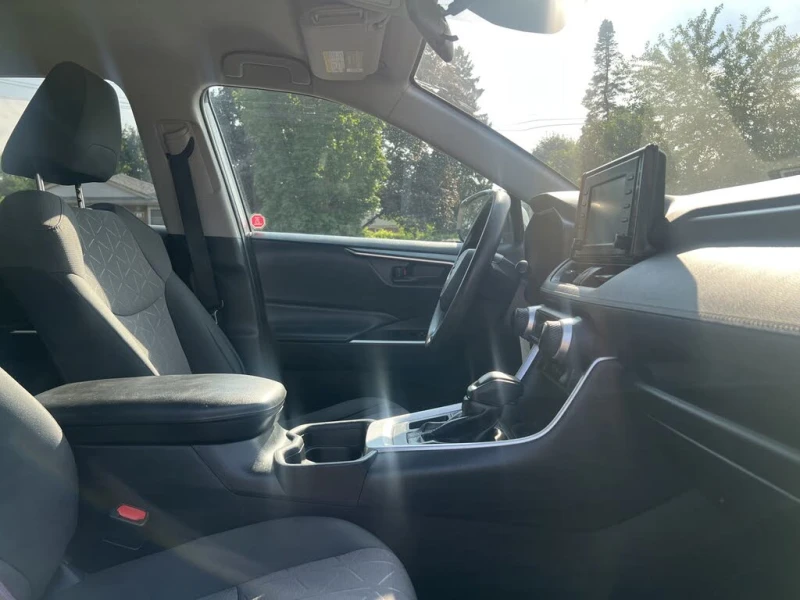 Toyota Rav4 LE* КАМЕРА* ПОДГРЕВ, снимка 11 - Автомобили и джипове - 53126007