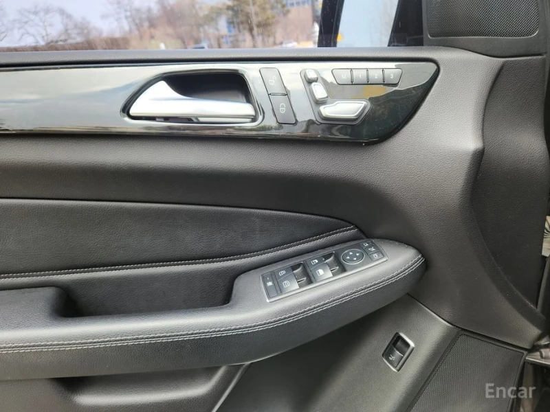 Mercedes-Benz GLE 350, снимка 7 - Автомобили и джипове - 53445969