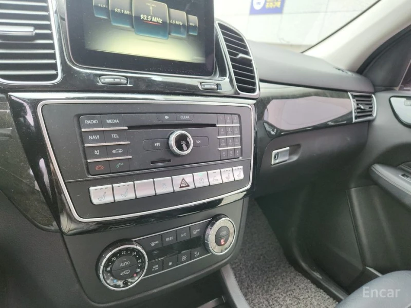 Mercedes-Benz GLE 350, снимка 9 - Автомобили и джипове - 53445969