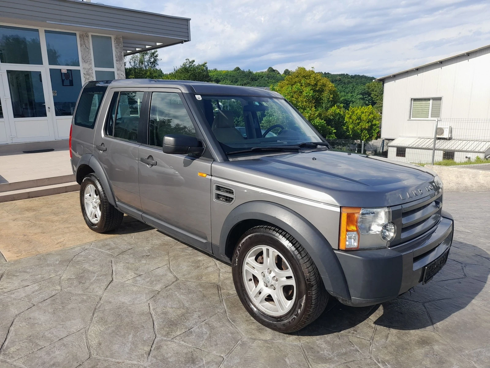 Land Rover Discovery 3 TdV6 S - изображение 2