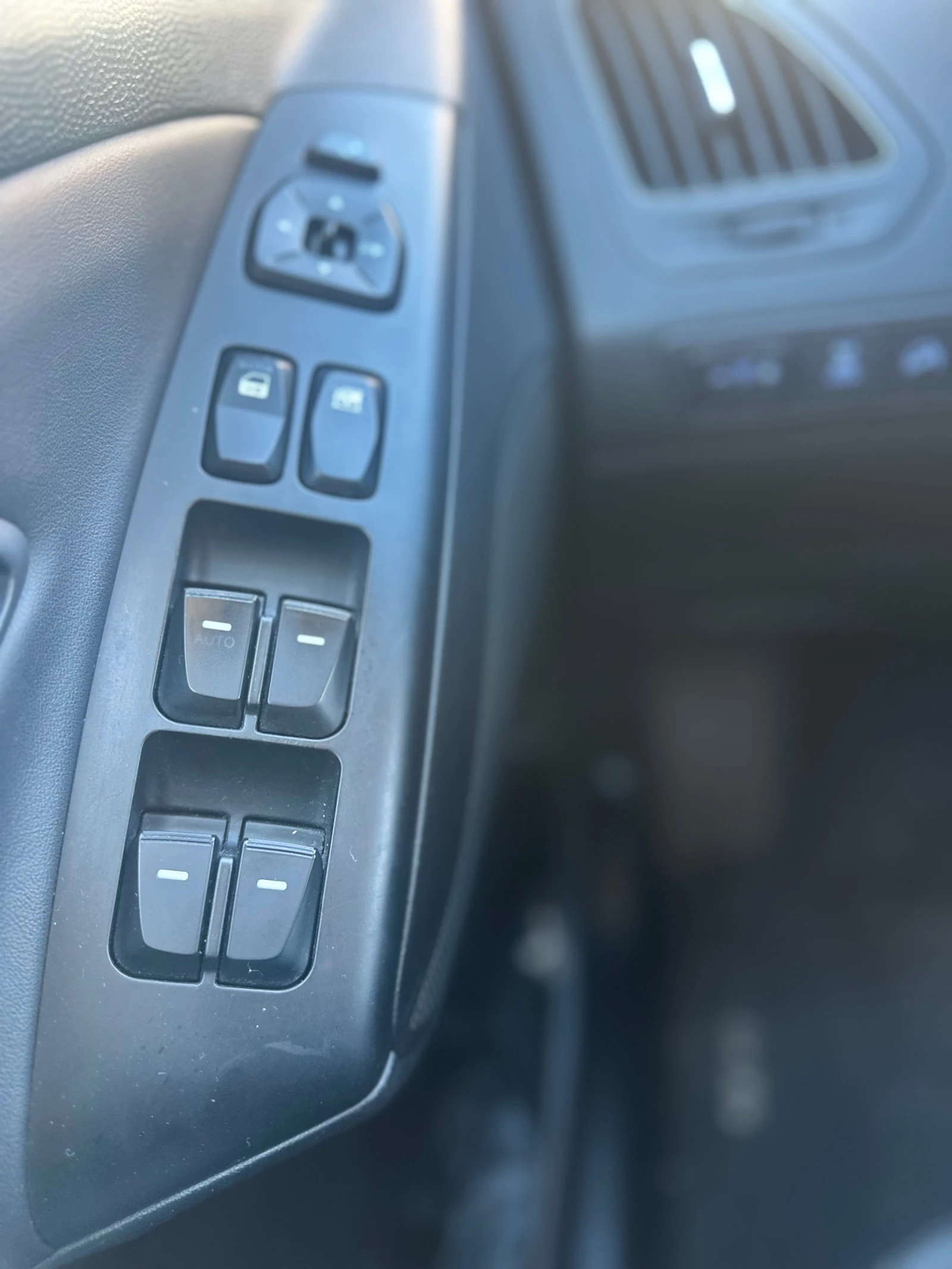 Hyundai IX35 2.0 Crdi - изображение 10