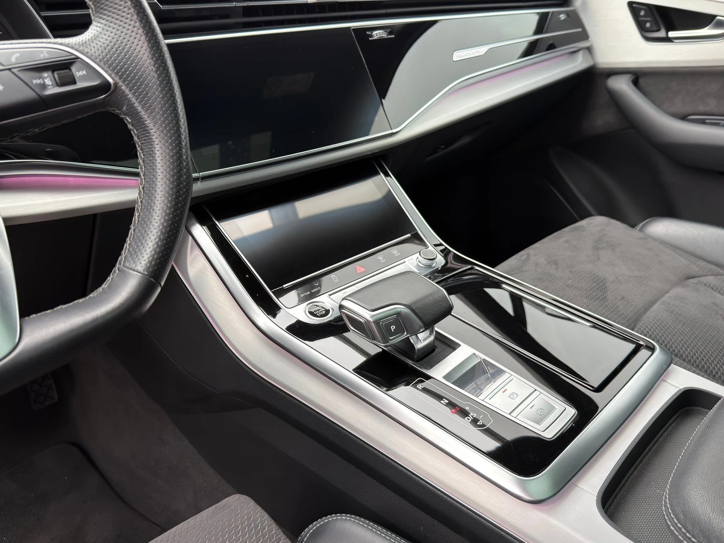 Audi Q7 55 TFSIe quattro, снимка 10 - Автомобили и джипове - 54293743