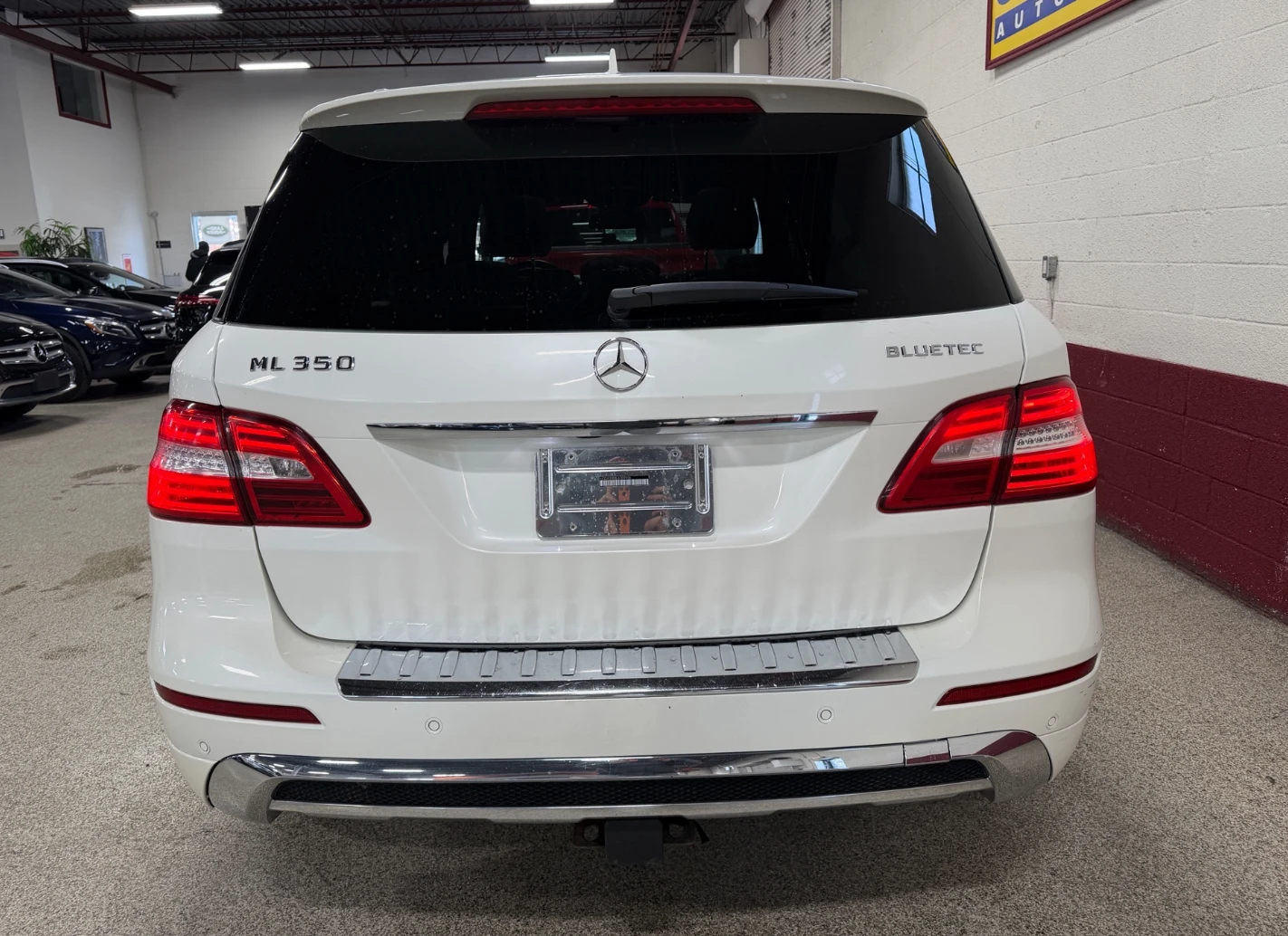 Mercedes-Benz ML 350 AMG PKG* BLIND SPOT* PANO, снимка 4 - Автомобили и джипове - 53989892