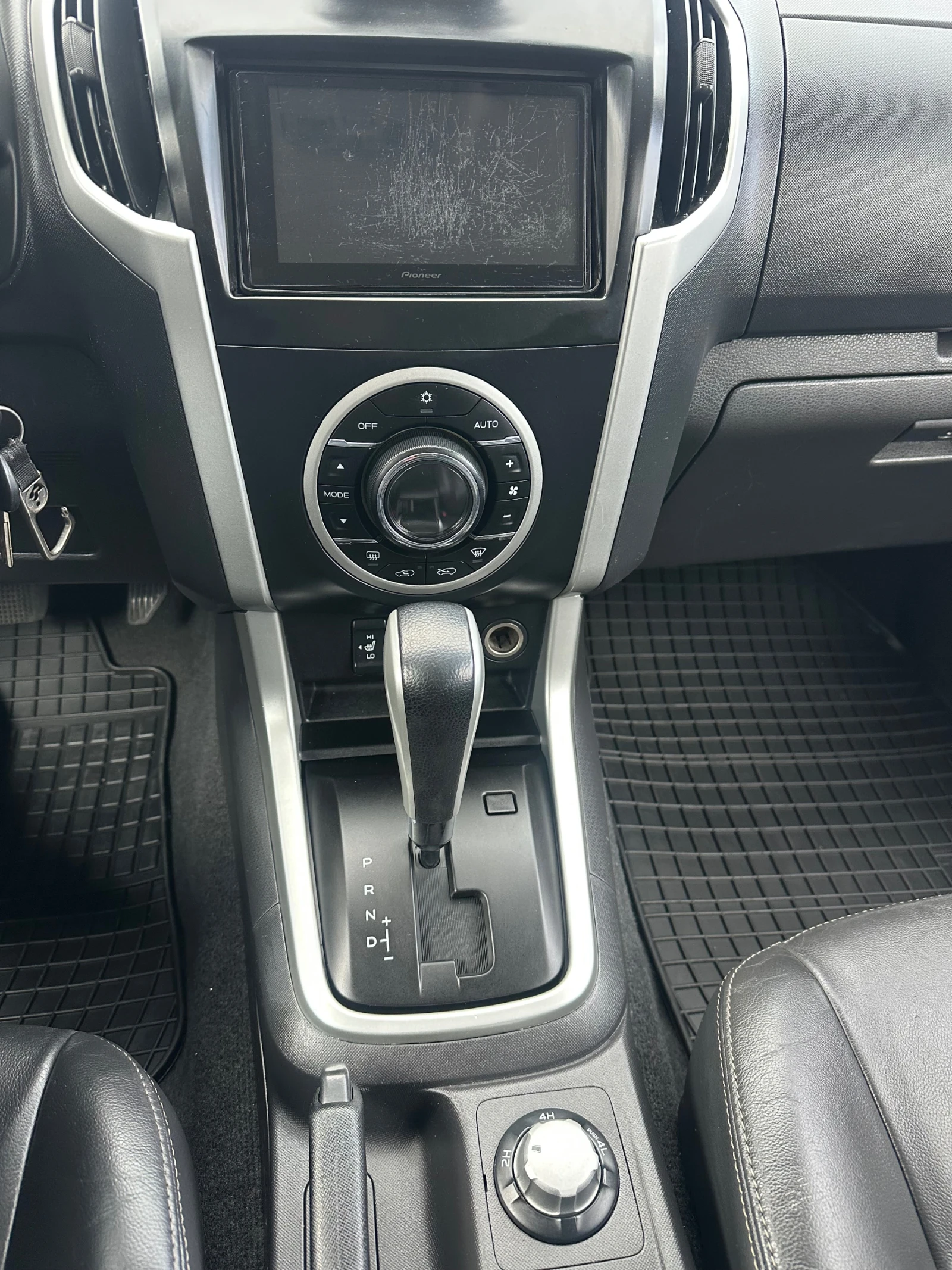 Isuzu D-max 2.5 TwinTurbo LS Generation Automatic 4x4 | Mobile.bg � ����������� 15