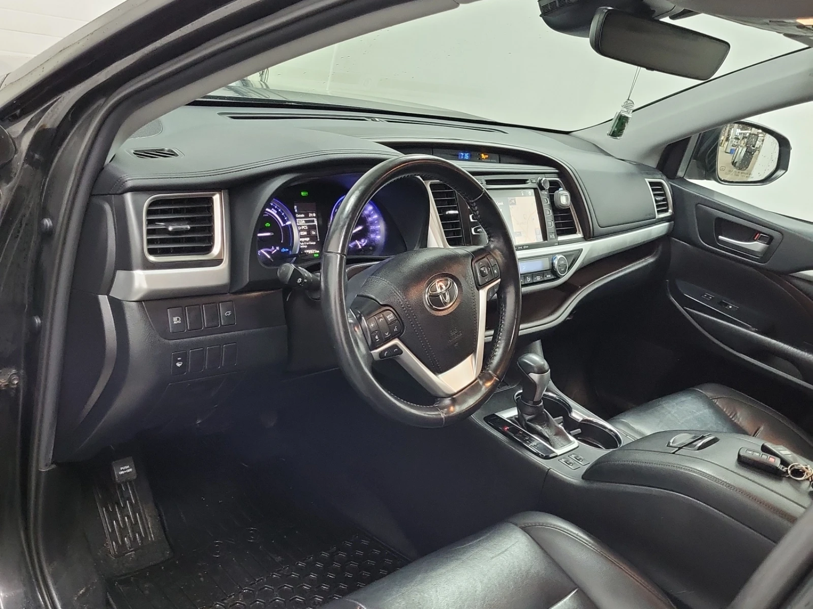 Toyota Highlander HYBRID XLE/AWD/2 КОМПЛЕКТА ДЖАНТИ, снимка 9 - Автомобили и джипове - 54441393