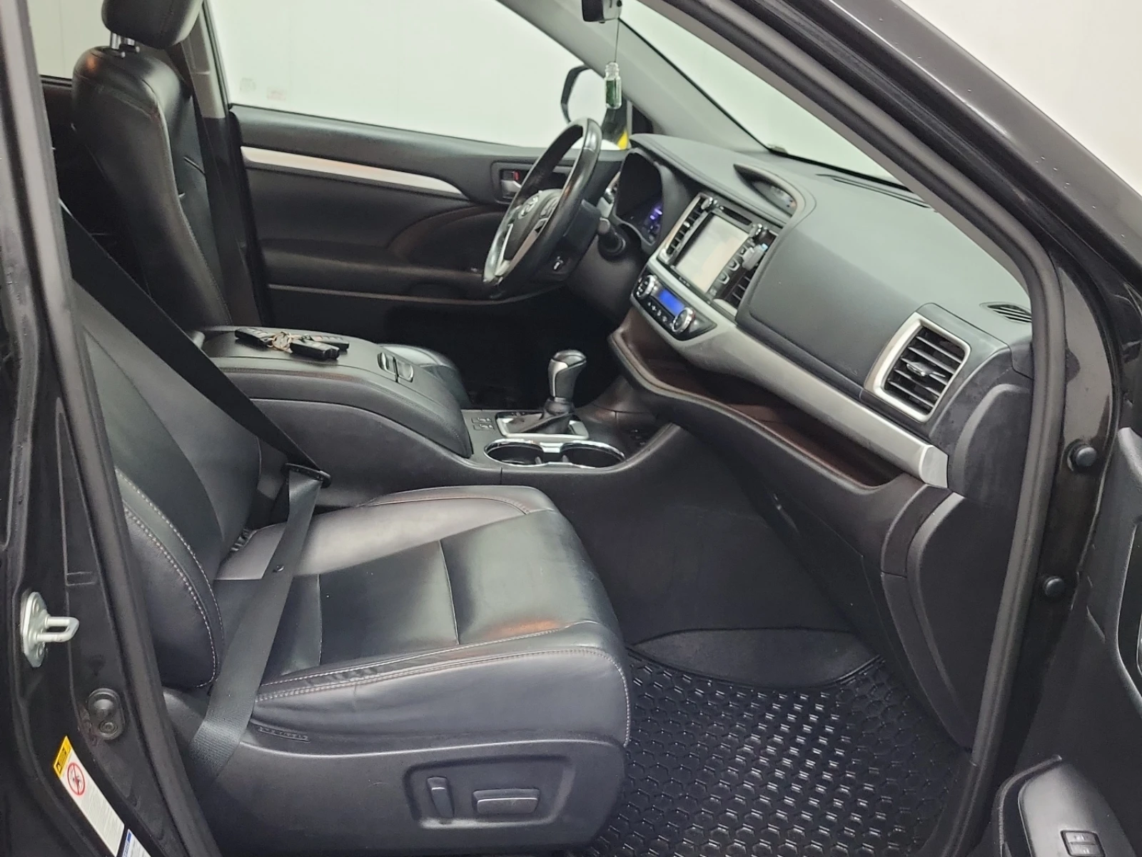 Toyota Highlander HYBRID XLE/AWD/2 КОМПЛЕКТА ДЖАНТИ, снимка 10 - Автомобили и джипове - 54441393
