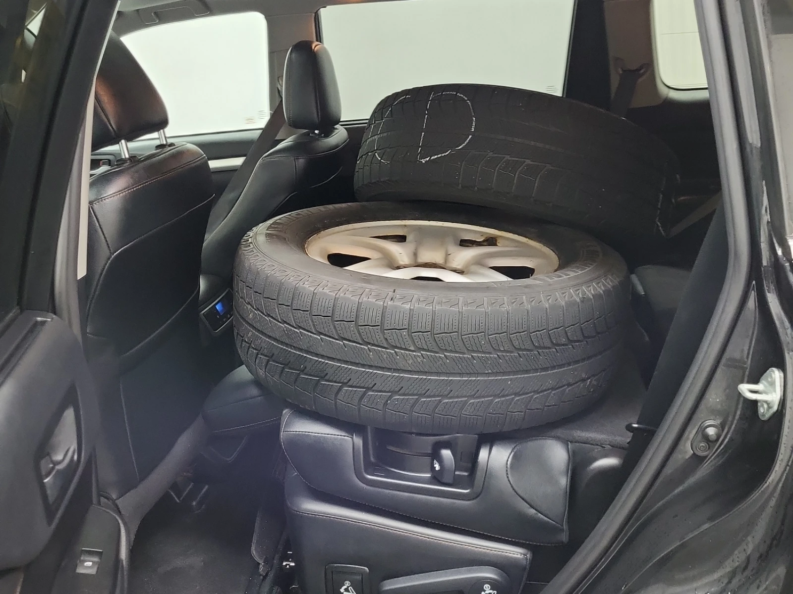 Toyota Highlander HYBRID XLE/AWD/2 КОМПЛЕКТА ДЖАНТИ, снимка 11 - Автомобили и джипове - 54441393