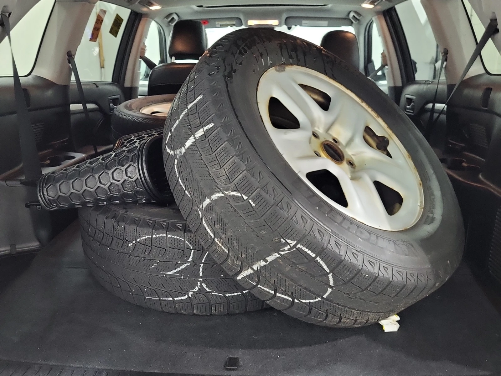 Toyota Highlander HYBRID XLE/AWD/2 КОМПЛЕКТА ДЖАНТИ, снимка 12 - Автомобили и джипове - 54441393